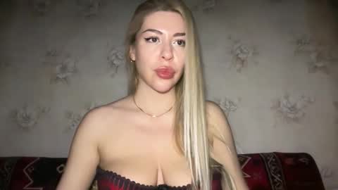 LuxSonyaStar online show from March 10, 2026, 8:47 pm