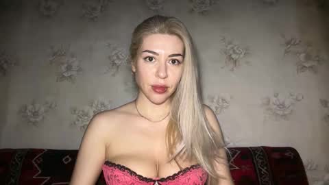 LuxSonyaStar online show from May 11, 2026, 8:06 pm