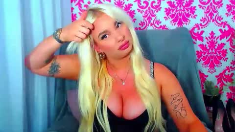 Luxuriaa online show from September 25, 2025, 7:50 pm