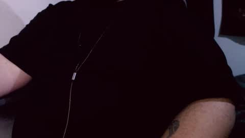 Snapshot of lvcifer_ chatting on February 24, 2025, 11:10 am ayoo online show from February 24, 2025, 11:10 am