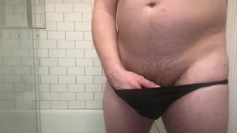 lvguynextdoor440656 online show from December 15, 2025, 3:33 am