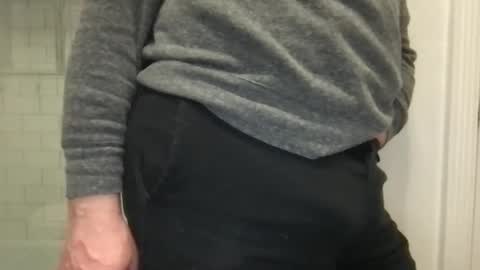 lvguynextdoor440656 online show from February 12, 2026, 1:00 am