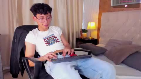 Lyan online show from January 14, 2026, 8:14 pm