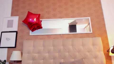 Lyan online show from February 25, 2026, 2:54 am