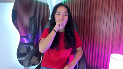 Lyhana Lee online show from October 7, 2025, 12:24 pm