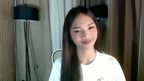 Snapshot of lykaloops chatting on March 10, 2026, 10:20 am LYKA LOOPS online show from March 10, 2026, 10:20 am