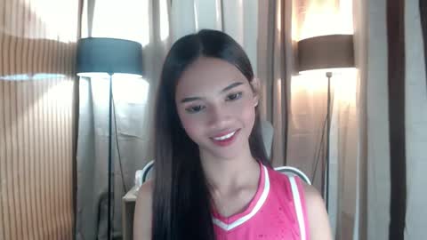 Snapshot of lykaloops chatting on March 16, 2026, 10:52 am LYKA LOOPS online show from March 16, 2026, 10:52 am