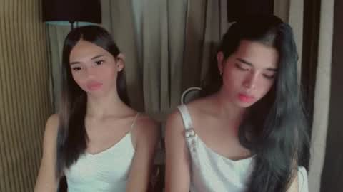 Snapshot of lykaloops chatting on March 22, 2026, 4:43 pm LYKA LOOPS online show from March 22, 2026, 4:43 pm