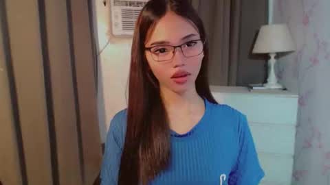 Snapshot of lykaloops chatting on March 28, 2026, 11:21 am LYKA LOOPS online show from March 28, 2026, 11:21 am