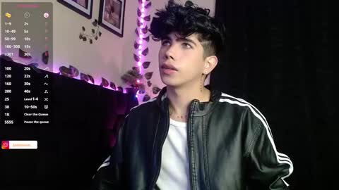 Lyle Bennett Freelance Model online show from January 23, 2025, 10:11 am