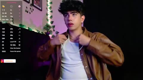 Lyle Bennett Freelance Model online show from January 27, 2025, 11:11 am