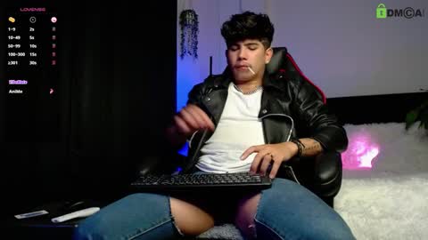 Lyle Bennett Freelance Model online show from September 13, 2025, 12:49 pm