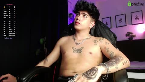 Snapshot of lylebennett_ chatting on April 10, 2026, 11:42 pm Lyle Bennett Freelance Model online show from April 10, 2026, 11:42 pm