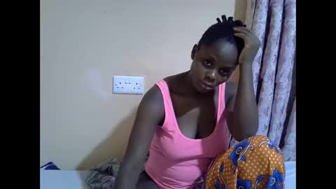 lyn_anna online show from October 29, 2025, 7:04 pm