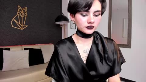 Lyn online show from February 8, 2025, 9:15 pm