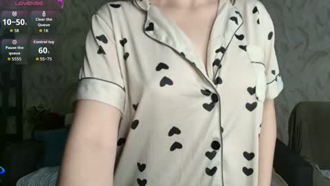 Snapshot of lynafrost chatting on May 11, 2026, 3:07 pm LynaFrost online show from May 11, 2026, 3:07 pm