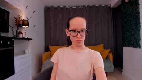 Sara online show from February 10, 2025, 1:24 am