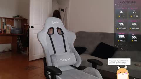 lynne_dawson online show from February 12, 2025, 9:52 am