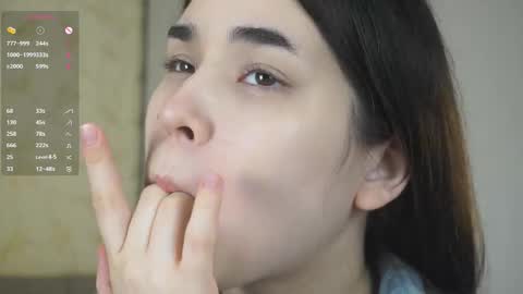 Lola online show from October 26, 2025, 4:40 am