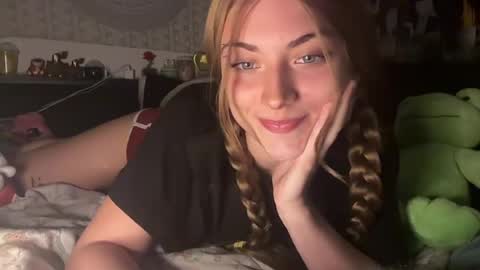 lynnxadams online show from July 17, 2026, 2:29 am