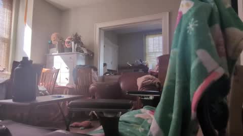 J online show from March 22, 2026, 8:12 pm