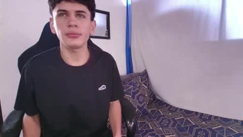 lyon_wiliamss online show from January 7, 2026, 3:58 pm