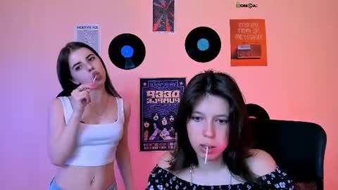 lyra_desire online show from June 14, 2026, 7:27 pm