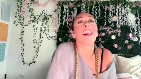 Lyra online show from June 3, 2026, 1:19 am