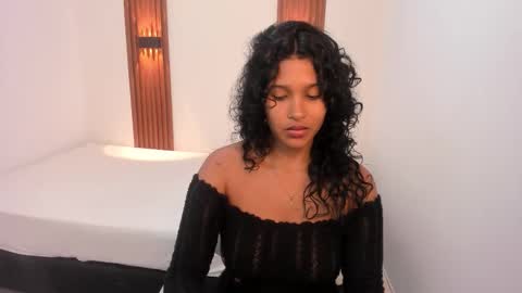 lyrafrost5 online show from January 8, 2026, 8:44 pm