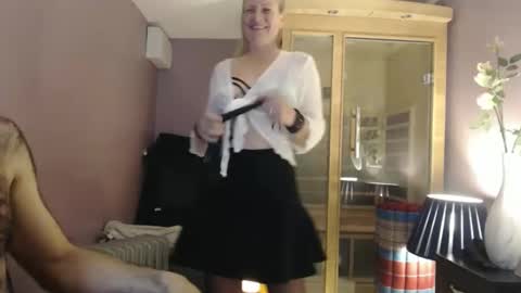 lyssaradivine online show from November 1, 2025, 9:28 pm