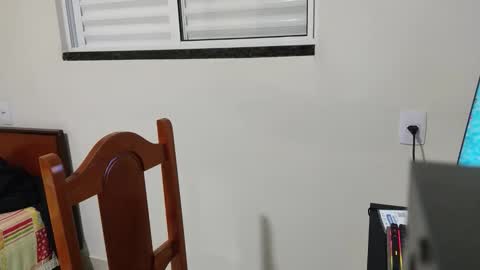 m0ren01995 online show from April 5, 2026, 11:46 pm