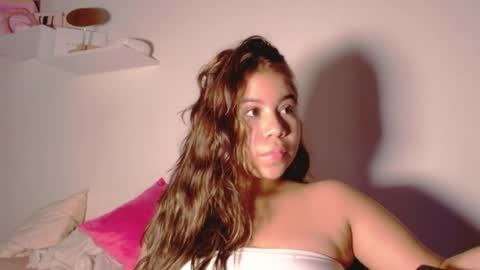mila online show from May 1, 2026, 4:50 am