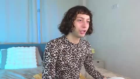 Snapshot of m1ster_green chatting on October 8, 2025, 3:09 pm m1ster_green online show from October 8, 2025, 3:09 pm