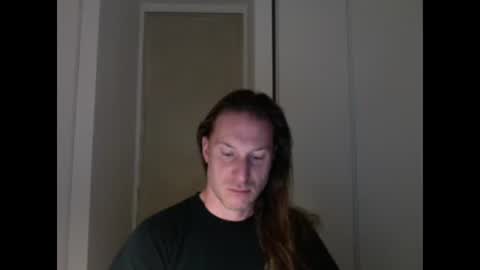 Snapshot of m4rduk81 chatting on October 6, 2025, 3:26 am m4rduk online show from October 6, 2025, 3:26 am