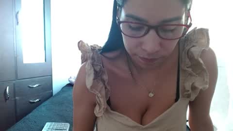 Snapshot of maaddy_thompson chatting on February 12, 2026, 7:42 pm maaddy_thompson online show from February 12, 2026, 7:42 pm