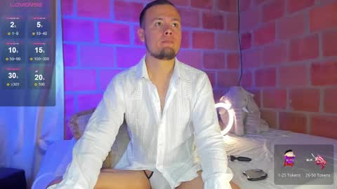 Snapshot of maax_taylor01 chatting on December 10, 2024, 4:49 pm online show from December 10, 2024, 4:49 pm