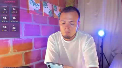 Snapshot of maax_taylor01 chatting on December 11, 2024, 7:46 pm online show from December 11, 2024, 7:46 pm