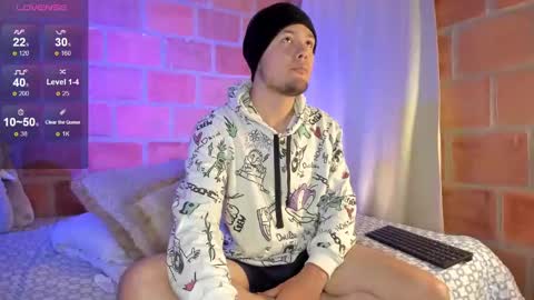 Snapshot of maax_taylor01 chatting on March 7, 2025, 9:51 am online show from March 7, 2025, 9:51 am