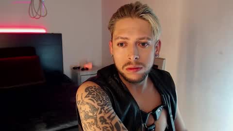 Snapshot of maaxxxrider chatting on November 1, 2025, 4:14 am YES MASTER  online show from November 1, 2025, 4:14 am