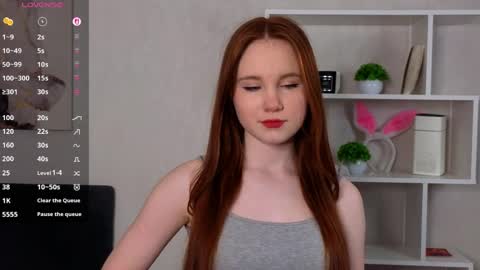 Holly online show from April 2, 2026, 3:09 pm