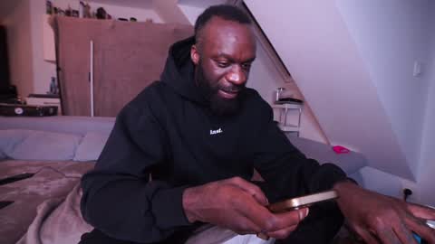 Snapshot of mac_troy chatting on December 31, 2024, 4:25 pm Mac Troy online show from December 31, 2024, 4:25 pm