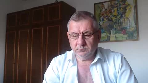 Macho online show from September 21, 2025, 3:02 pm