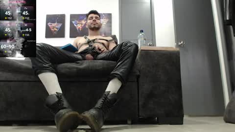 instagram mackdanielsx online show from April 8, 2026, 9:48 pm