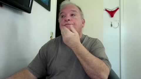 mackdocc001 online show from October 16, 2025, 3:13 pm