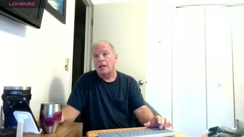 Snapshot of mackdocc001 chatting on April 20, 2026, 5:05 pm mackdocc001 online show from April 20, 2026, 5:05 pm