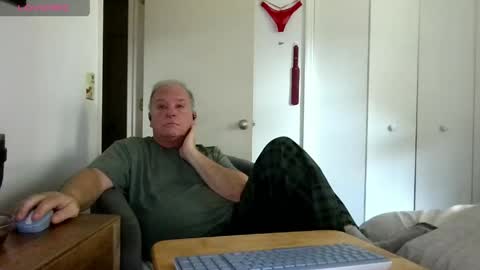 Snapshot of mackdocc001 chatting on April 23, 2026, 8:22 pm mackdocc001 online show from April 23, 2026, 8:22 pm