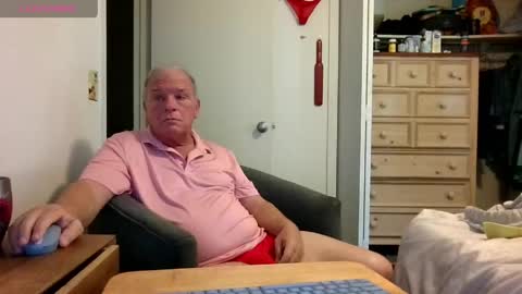 Snapshot of mackdocc001 chatting on May 4, 2026, 3:52 pm mackdocc001 online show from May 4, 2026, 3:52 pm