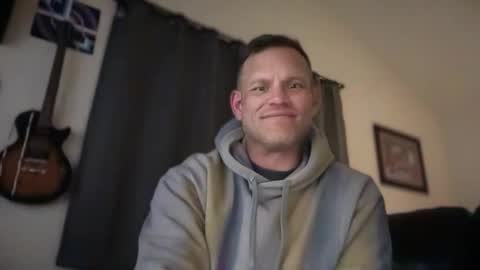 Snapshot of mackincaliallday chatting on March 5, 2026, 1:18 pm MackinCaliAllDay online show from March 5, 2026, 1:18 pm