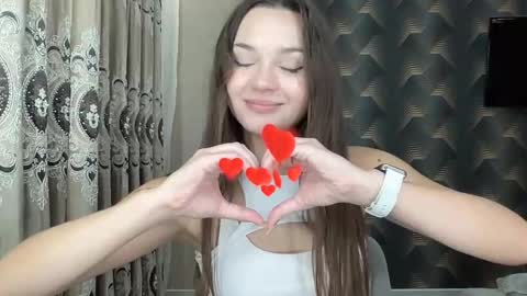 Snapshot of madalenesnedeger chatting on September 24, 2025, 3:26 pm Alexa online show from September 24, 2025, 3:26 pm