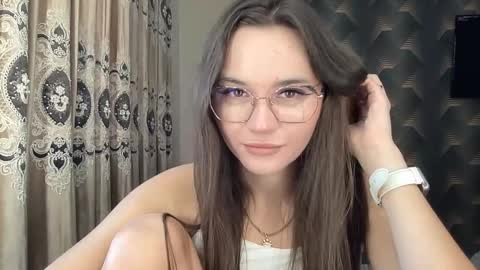 Snapshot of madalenesnedeger chatting on October 1, 2025, 2:23 pm Alexa online show from October 1, 2025, 2:23 pm